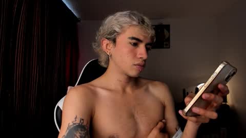 Snapshot of darkodark0 chatting on October 16, 7:11 pm Darko online show from October 16, 7:11 pm