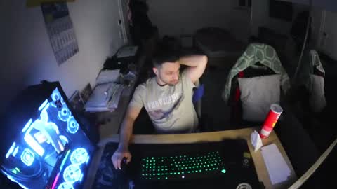 darkschneider_ online show from February 13, 5:26 am