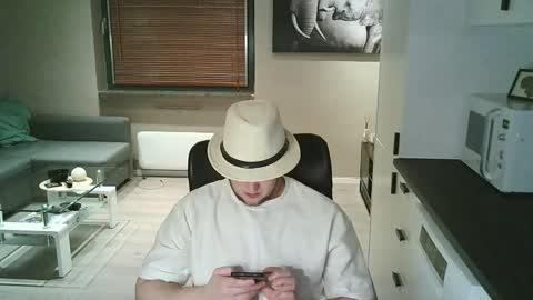 Dario online show from October 31, 8:12 pm