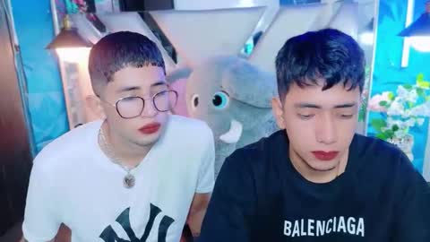 darwinandbrayan online show from November 30, 8:11 pm