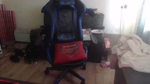 Snapshot of daver281197 chatting on March 5, 8:21 am dave online show from March 5, 8:21 am