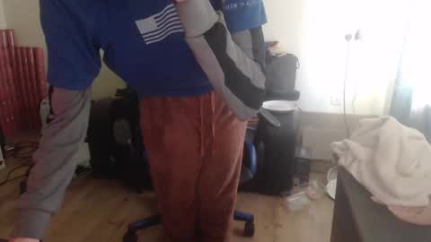 Snapshot of daver281197 chatting on February 22, 9:34 am dave online show from February 22, 9:34 am