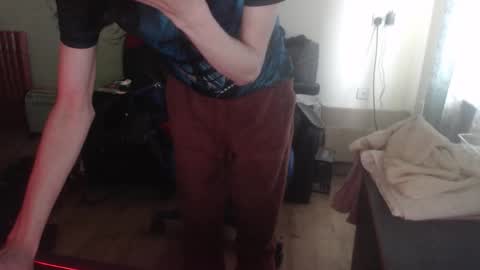 Snapshot of daver281197 chatting on October 10, 10:53 am dave online show from October 10, 10:53 am