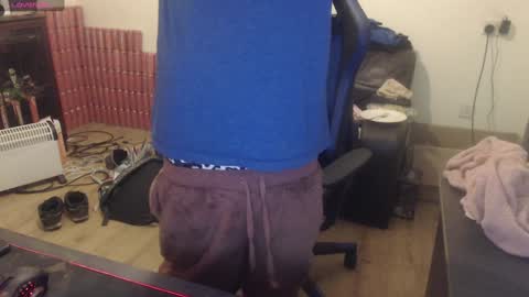 Snapshot of daver281197 chatting on December 3, 7:08 am dave online show from December 3, 7:08 am