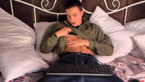 Snapshot of david__diamond chatting on October 24, 4:09 pm David online show from October 24, 4:09 pm