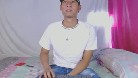 david_efrem online show from February 19, 9:58 pm