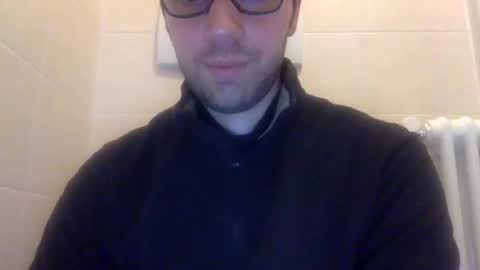 Snapshot of david_itdavid chatting on January 17, 3:32 pm David online show from January 17, 3:32 pm