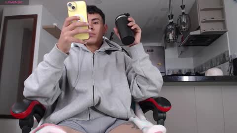 Snapshot of david_savage_ chatting on October 13, 12:11 pm david online show from October 13, 12:11 pm