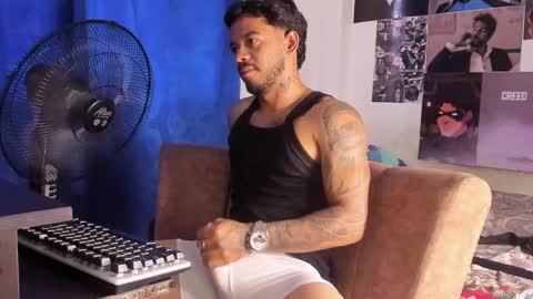 Snapshot of davide_daniels chatting on October 12, 6:57 pm Davide online show from October 12, 6:57 pm