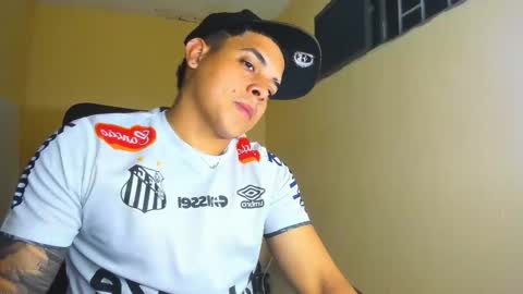 Snapshot of davidlenonn_ chatting on October 9, 7:57 am Lennon online show from October 9, 7:57 am