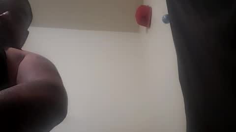 Snapshot of davidzhere222800 chatting on December 15, 8:19 am davidzhere222800 online show from December 15, 8:19 am