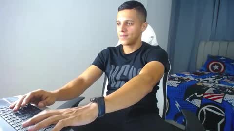 Snapshot of davisito7 chatting on January 12, 5:03 am David Angel online show from January 12, 5:03 am