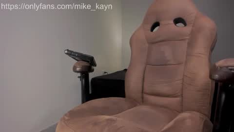 dean_col online show from November 3, 1:32 am