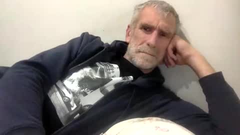 deanofflove221000 online show from April 22, 8:08 am