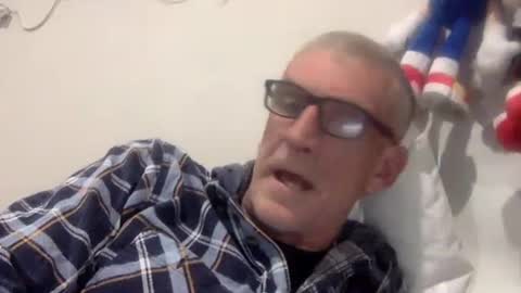 deanofflove221000 online show from October 18, 8:41 am