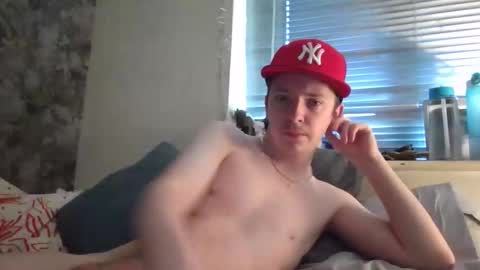 Snapshot of deetwo345 chatting on October 18, 9:36 am deetwo345 online show from October 18, 9:36 am