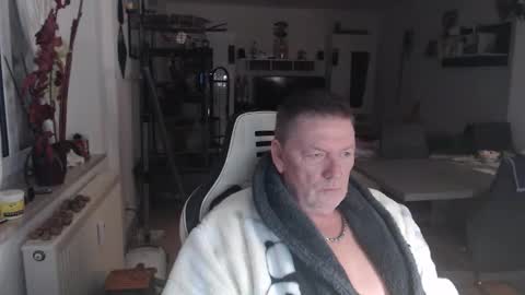 deinprinz2312 online show from November 10, 4:50 am