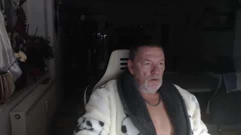 deinprinz2312 online show from October 6, 4:06 am