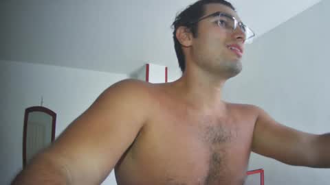 Snapshot of deividellobo chatting on October 9, 9:09 pm deividellobo online show from October 9, 9:09 pm