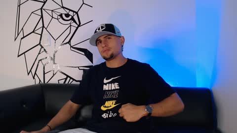 Snapshot of deivy_gram chatting on February 3, 4:25 am  DEIVY  online show from February 3, 4:25 am