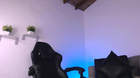 Snapshot of deivy_gram chatting on January 29, 5:24 pm  DEIVY  online show from January 29, 5:24 pm