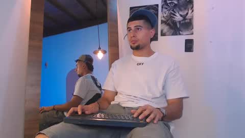 Snapshot of deivy_gram chatting on December 17, 10:43 pm  DEIVY  online show from December 17, 10:43 pm