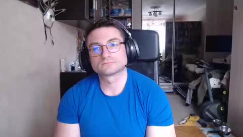 Snapshot of den_lover1 chatting on December 12, 10:56 am Den online show from December 12, 10:56 am