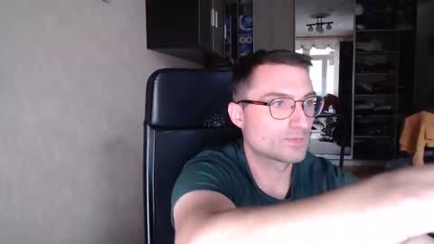 Snapshot of den_lover1 chatting on October 21, 11:46 am Den online show from October 21, 11:46 am