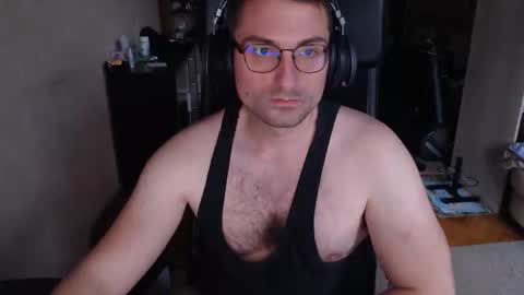 Snapshot of den_lover1 chatting on October 28, 12:40 pm Den online show from October 28, 12:40 pm