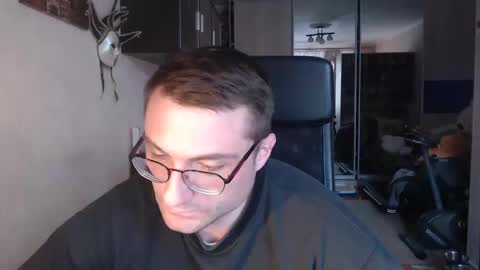 Snapshot of den_lover1 chatting on December 9, 9:06 am Den online show from December 9, 9:06 am