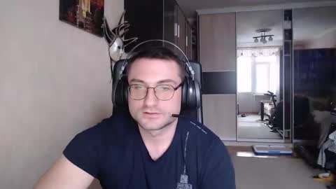 Snapshot of den_lover1 chatting on December 10, 9:55 am Den online show from December 10, 9:55 am