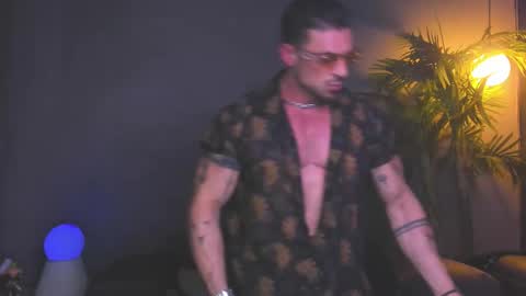 dennis_cox_ online show from November 28, 7:22 am