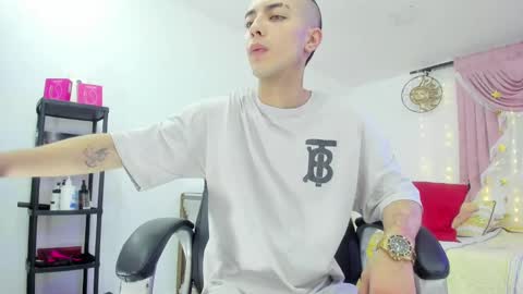 Dereck Boy online show from September 22, 8:08 pm