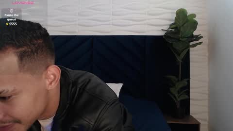 Dereck Myers online show from January 6, 2:37 am