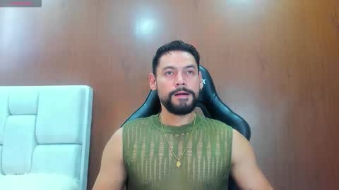 Snapshot of derrybigger_cm chatting on October 21, 4:32 pm DerryBigger CM online show from October 21, 4:32 pm