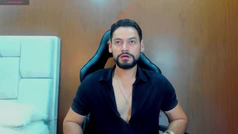 Snapshot of derrybigger_cm chatting on October 14, 7:54 pm DerryBigger CM online show from October 14, 7:54 pm