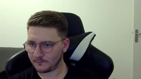 dervechi online show from November 18, 9:17 pm