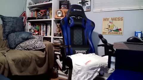 Snapshot of desertknight56 chatting on October 23, 1:09 am D K online show from October 23, 1:09 am