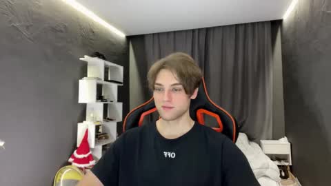 devilnut1 online show from November 25, 5:31 am