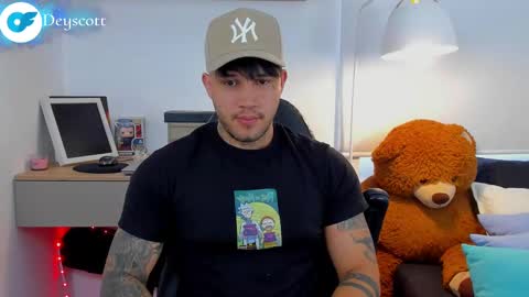 JULIAN online show from February 22, 7:54 pm