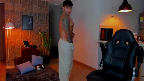 JULIAN online show from November 15, 11:18 pm