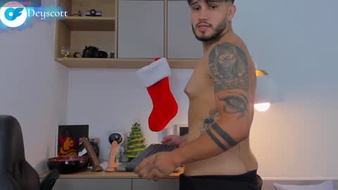 JULIAN online show from December 31, 12:00 am