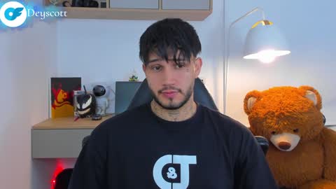 JULIAN online show from December 21, 1:04 am