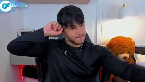 JULIAN online show from February 28, 10:39 pm