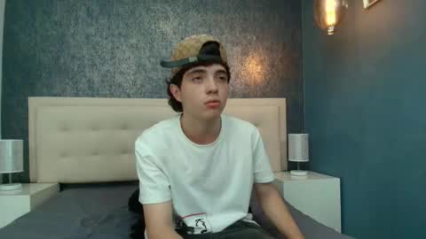 Snapshot of dia_fax18 chatting on September 13, 12:17 pm   online show from September 13, 12:17 pm