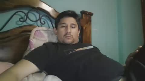 Snapshot of dickeduardo chatting on December 19, 12:34 am dickeduardo online show from December 19, 12:34 am