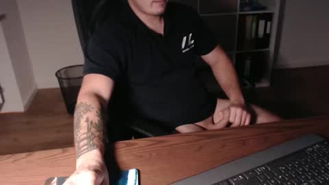 dickeeier96 online show from November 14, 4:19 pm