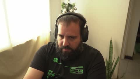 Snapshot of dicristalino chatting on December 7, 2:35 pm Cristian Dipolino online show from December 7, 2:35 pm