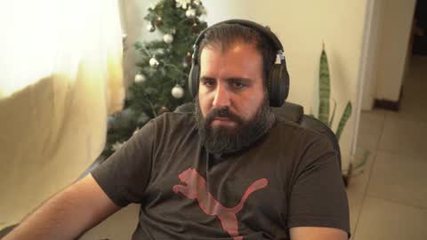 Snapshot of dicristalino chatting on December 2, 5:57 pm Cristian Dipolino online show from December 2, 5:57 pm