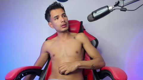 Diego lat online show from February 13, 11:21 pm